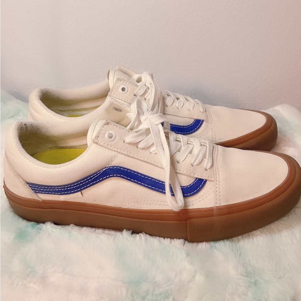 Men’s suede and canvas vans